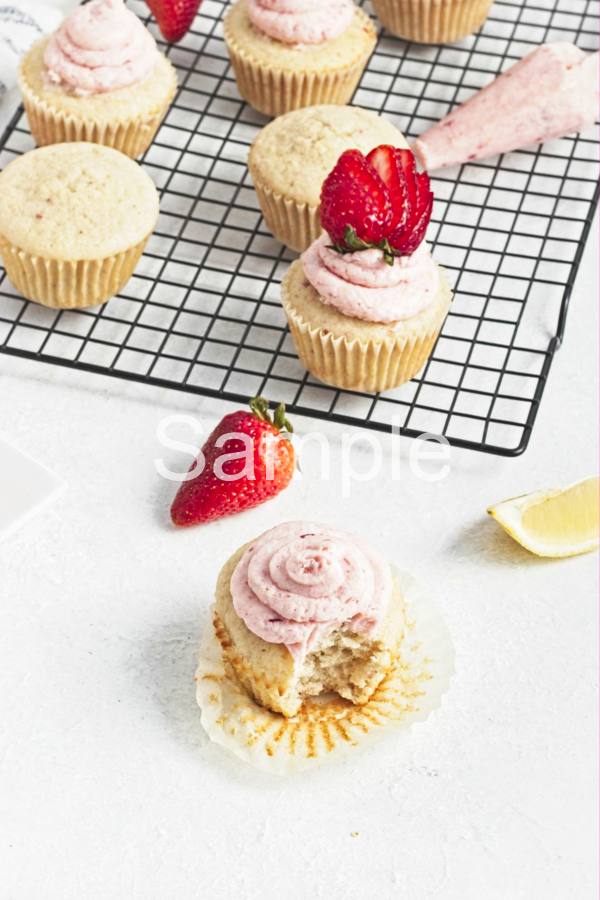 Strawberry Lemonade Cupcakes - Set 1