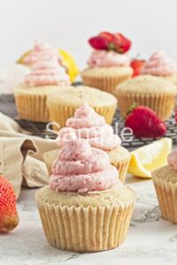 Strawberry Lemonade Cupcakes - Set 2