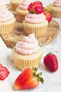 Strawberry Lemonade Cupcakes - Set 3