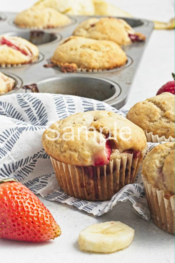 Vegan Strawberry Banana Muffins - Set 1
