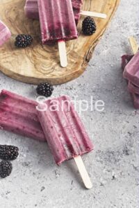 Creamy Blackberry Popsicles - Set 1