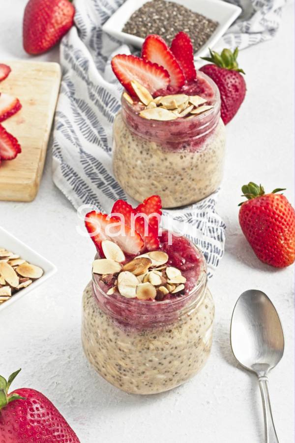 Strawberry Almond Overnight Chia Oats - Set 1