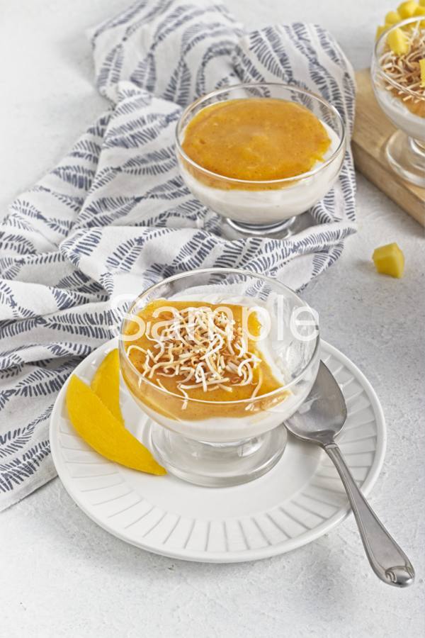 Coconut Pudding with Mango Sauce - Set 5